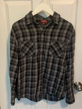 Arizona Jean Company Black and Gray Plaid Button-Up Shirt